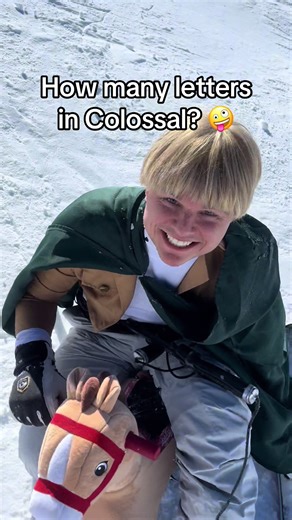 Armin is a zesty fidget spinner 🤪 #attackontitan #anime #shingekinokyojin #aot #arminalert