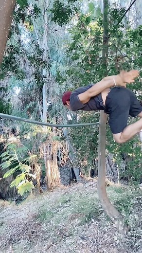 Clap Back 👏🏻 Is this already a thing? How can I step this up a notch? #behindtheback #behindthebackchallenge #clapchallenge #clapback