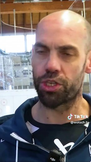 „Wir müssen jetzt auf uns konzentrieren“, so Blue Devils Weiden Cheftrainer Alan Letang vor den beiden letzten Hauptrundenspielen gegen Ravensburg und Rosenheim. Für die Weidener geht es dabei noch um eine wichtige Ausgangsposition für die bevorstehenden Playdowns. Quelle: Oberpfalz TV #bluedevilsweiden #weiden #Letang #Eishockey #icehockey #Oberpfalz#Sport #Playdowns#Germany#DEL2