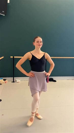 Some ballet fashion for your feed: a look at what some of our dancers wear for class! ​ Unlike ballet students who may have a uniform, professional dancers get to pick out their outfits for class and rehearsals, which can be a lot of fun 😁​👚 ​ 🎥 Tessa Karle | Royal New Zealand Ballet