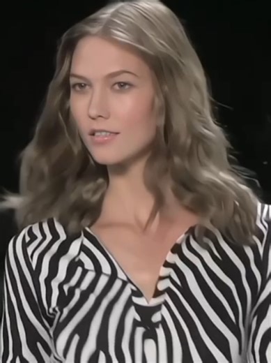 Karlie Kloss Shines at DVF Runway Show
