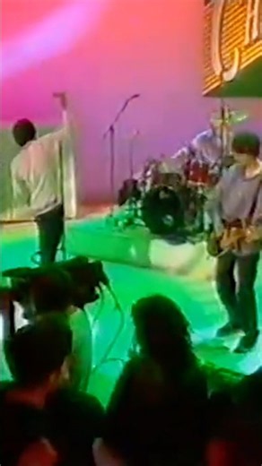 One To Another, The White Room on this day in 1996 #TheCharlatans