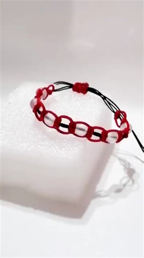 4.8K views · 14 reactions | ✨ TUTORIAL NUEVO: Pulsera Roja con Nudo...