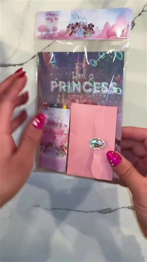 You found the perfect custom gift 👑✨ This princess coloring kit is everything! The tiny envelope of gems is the literal cherry on top 💎💖 Who would you give this to? Place your orders today! #foryoupage #smallbusiness #valentinesdaygift #custompartyfavors #valentinesday #valentinesgiftideas #partyfavors #diadesanvalentin