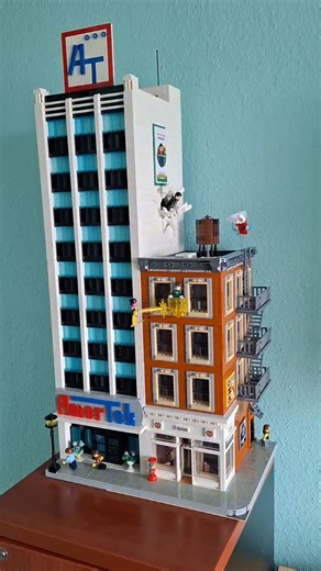 Gábor Balassa on Instagram: "Metropolis Corner . . . #legosuperheroes #legomoc #legomocs #legocity #legobuilding"