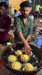 Most famous Maharashtrian Pav Wada | Nashik Traveller