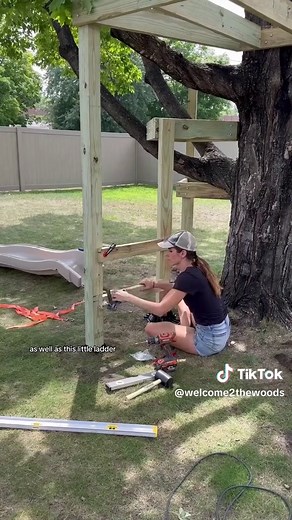 Epic treehouse loading! Thanks to @buildtuff_official for sponsoring this build with their innovative foundation footings! #momswhobuild #treehousebuilding #buildatreehouse #treehous #diytreehouse #diytreehouses #mombuiltkidapproved #tuffblock #tuffblocks #sponsored #ad #buildtuff