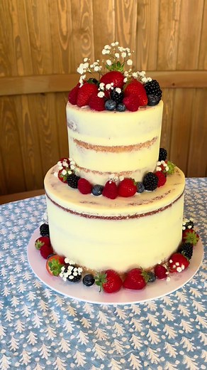 Delicious Rustic Wedding Cake Recipe with Summer Berries