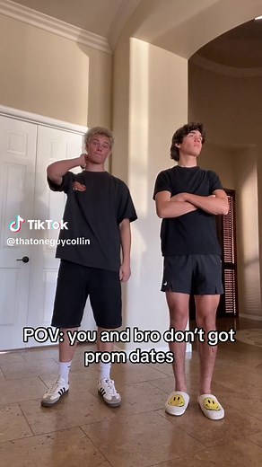 Stylish Prom Outfits for Couples | Prom Suit with Cape | Trendy Prom Fashion