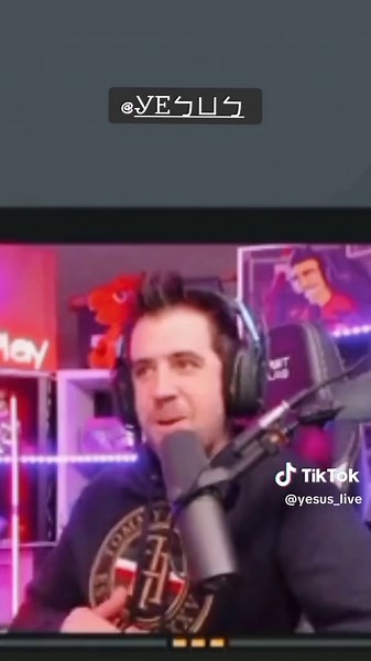 Auron Play Clips: Funny Among Us Moments with Impostors