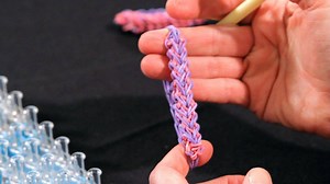 How to Make a Heart Rainbow Loom Bracelet