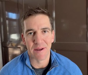 'Congrats on your retirement Tom.' [🎥: Eli Manning] | New York Giants on CBS Sports