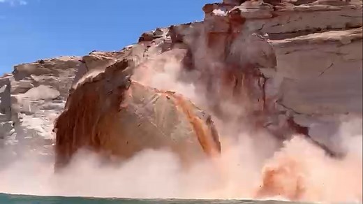 Massive rockslide at Lake Powell caught on camera