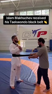 What a moment for the welterweight #champ 🥋 #ufc #mma #islammakhachev #espnsocial (via @Seifulla_Magomedov)