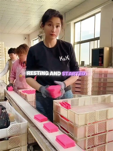Her hands are moving faster than the camera can catch! 🤯💨
