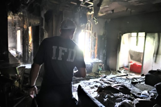 11 displaced, firefighter injured after apartment fire on Indy’s southeast side