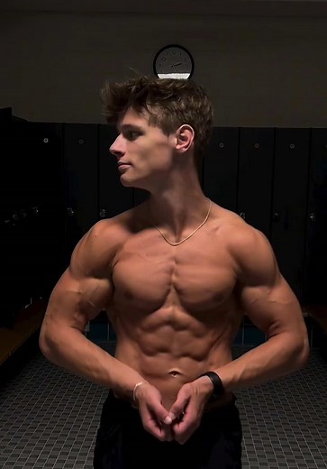 Locker Room Posing: Showcase Your Shredded Muscles