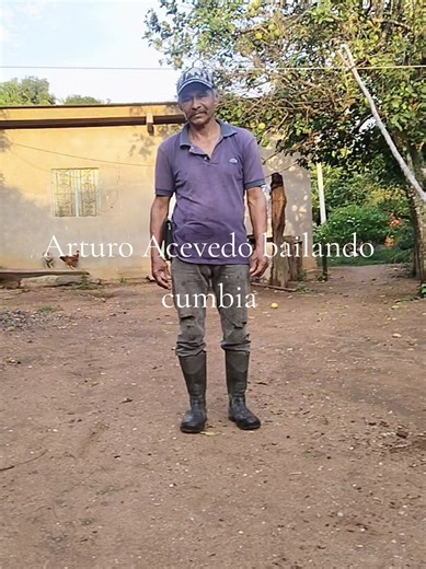 Bailando cumbia Arturo Acevedo