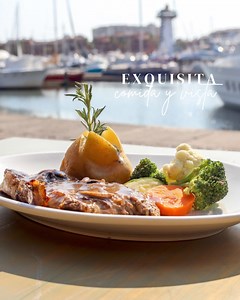 Disfruta tu todo incluido al máximo, con deliciosos platillos y bebidas, frente a la hermosa Marina de Puerto Vallarta... | Flamingo Vallarta
