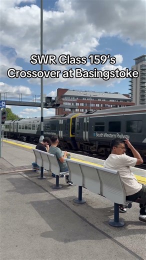 SWR Class 159’s Crossover At Basingstoke