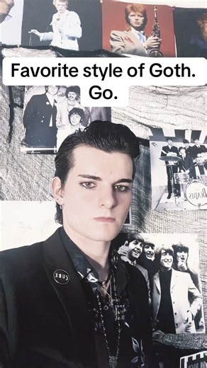 Mines Trad or vampire (though I’m not good at trad makeup yet) #goth #gothic #alt #alternative #emo