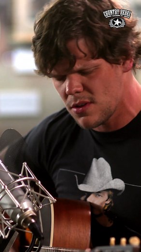 Martin McDaniel performs his rendition of "Tennessee Whiskey" | Country Rebel