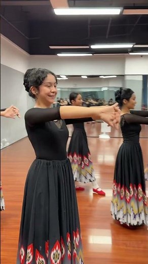 Uyghur dance