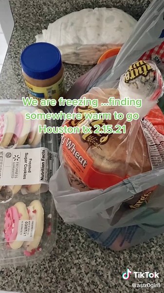 I’ve planned hurricane escape routes.. but this is ridiculous #houstonfreeze #houstonsnow #texasfreeze