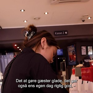 Mød nogle af vores seje kolleger fra Nordisk Film Biografer  Hvert år tager de godt i mod de cirka 10 millioner gæster, der besøger Nordisk Films biografer i Danmark, Norge og Sverige. Lige nu søger vi nye isbjørne til flokken ‍❄ Kender du den rigtige? Tip gerne og læs meget mere om jobbet: www.nfbio.dk/job  | Egmont | Facebook