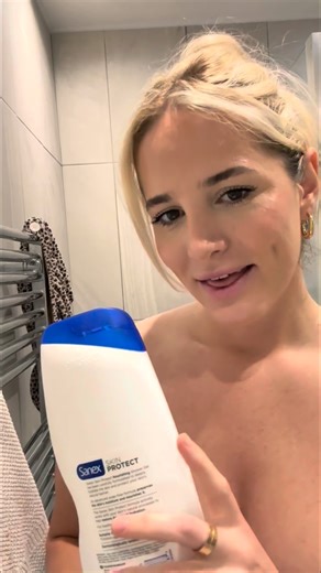 Jade on Instagram: "Follow @xo.jade_muller @xo.jade_muller … Dolphins have a form of communication so complex that researchers believe it includes individual “names,” coded whistles that identify specific members of the pod. They also use echolocation to create mental 3D maps of their surroundings, allowing them to “see” through murky water and sense the density of objects. Some scientists suspect dolphins might even send these audio signals to each other like snapshots. Their cooperative huntin