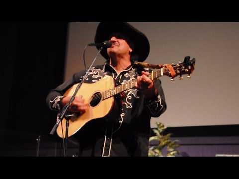 Dennis Agajanian "Fast Bluegrass Flat Picking" (OFFICIAL VIDEO)
