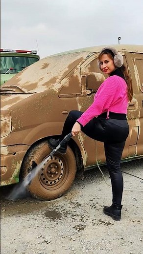 This Muddy Van Gets a Satisfying Clean 😳💦