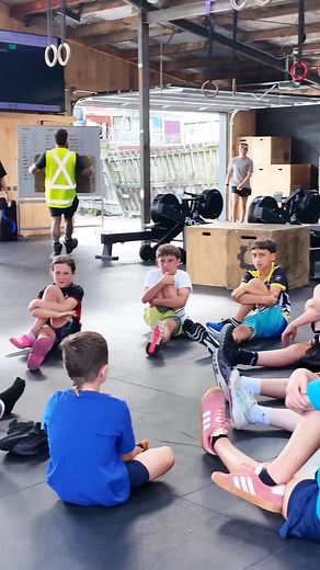 CrossFit KIDS 👏🏻 The future of CrossFit HWPO! Teaching the fundamentals of functional movement from a young age, to enable our young athletes to take their learning in to their schooling, sporting and social settings 🏋️‍♂️ What a great group of kids! If your child is interested in joining CrossFit Kids then send us a message so we can give you details for the next intake 💥 . . . #hwpo #crossfit #crossfithwpo #community #workout #health #fitness #wod #weightlifting #barbell #fun | CrossFit HW