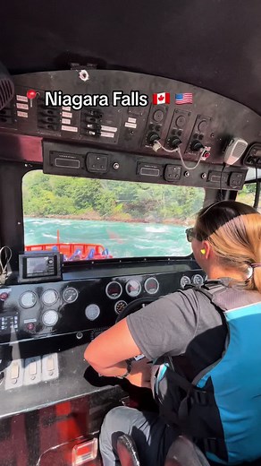 Come on a jet boat tour with us!🌊🚤 #jetboat #boatlife #waves #whitewater #captain #niagarafalls