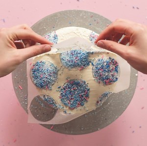 16M views · 7.1K reactions | 11 cake-decorating hacks, straight from the pros! 朗 | Tastemade | Facebook