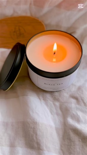 Journey to setting the mood throughout 2026. Focusing on moments. • • • • #shoplocal #shopcanadian #mapleandnutmeg #montrealcompany #shopsmall | Maple & Nutmeg Candles & Co