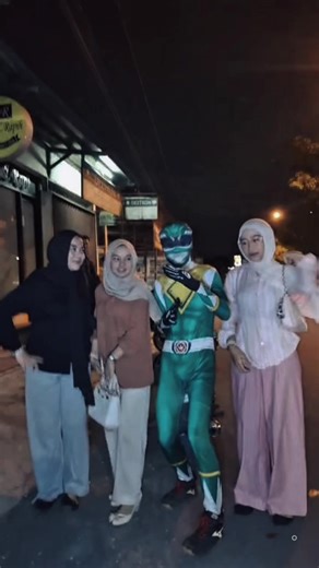 absen dlu yg foto smaa power rangers.. #fyppppppppppppppppppppppp #cibinongbogor #powerrangers #powerrangers #powerangersciriung