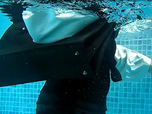 Underwater version : Twister Game with recruitment suit!