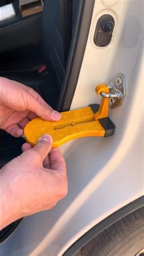 Stop Struggling to Clean Your Car Roof #caraccessories #cartools #shorts