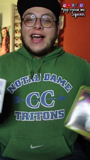 Comparativa entre Funko Pop Black Light y Brillan en la Oscuridad