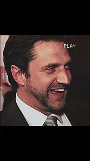 Raúl Esparza: The Broadway Star with Unstoppable Talent 🎭✨