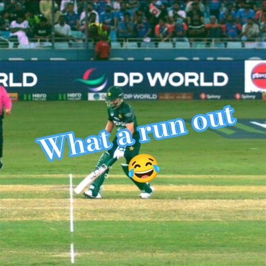 what a run out 😂 in pakistan plyer mohmmad Nawaz #ytshorts #cricketyoutubeshorts