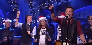 Paul McCartney Surprises Bruce Springsteen On 'Saturday Night Live'