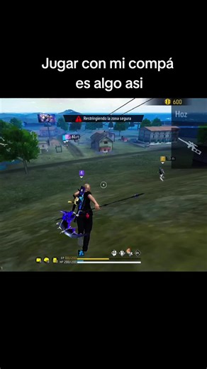 Divirtiéndome con mi compá en Free Fire
