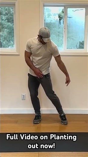 What the rear foot should be doing during the Disc Golf X-step!
