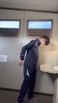 競パンブーメランコーチ生着替え