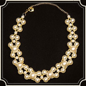 13K views · 82 reactions | A very easy way in 10 minutes to make an amazingly beautiful necklace! | Miarti - Kreative ideen | Facebook