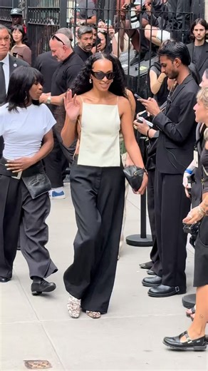 Beyoncé’s Younger Sister “Salonge Knowles”attending Calvin Klein 2025 Fashion Show in NYC #salongeknowles #beyoncé #nyfw #calvinklein #afrazexplores #newyork #nyc | Afraz Explores