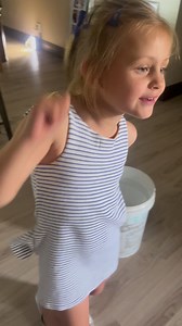 39K views · 356 reactions | Ons eie “boss lady” & “Queen” / prinses Aleiah-Rose hierso 﫢 op haar noppies in haar mamma se heels, self ge dress, sakkie uit met my verhoog juwele an, nogals! Haartjies nog deurmekaar van na skool se aktiwiteite. Wonder waar leer my kleine madampie hierdie…  Ag my pop! Do your thing my girl!  | Charlize Berg | Facebook