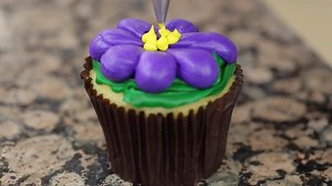 We love making springtime sweet! How are your buttercream flower skills? | Carlo's Bakery